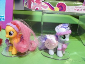 My Little Pony Toy - Scootaloo and Sweetie Belle at Toy Fair 2012 My Little Pony Toy - Scootaloo and Sweetie Belle at Toy Fair 2012